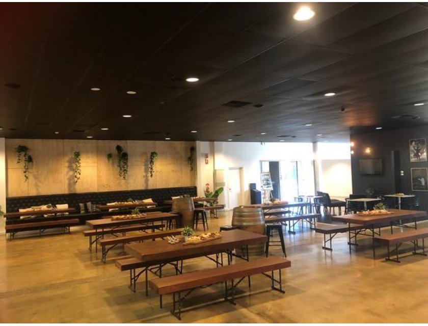 Trestle Bench Bavarian Top